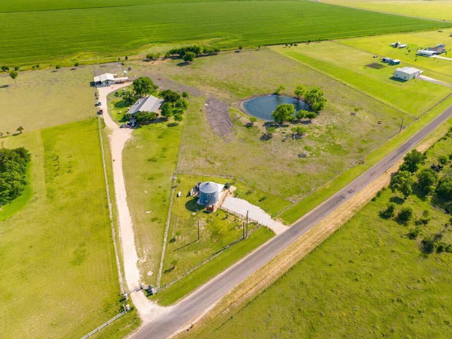 Silo House At Laughing Llama Farm Troy Luaran gambar