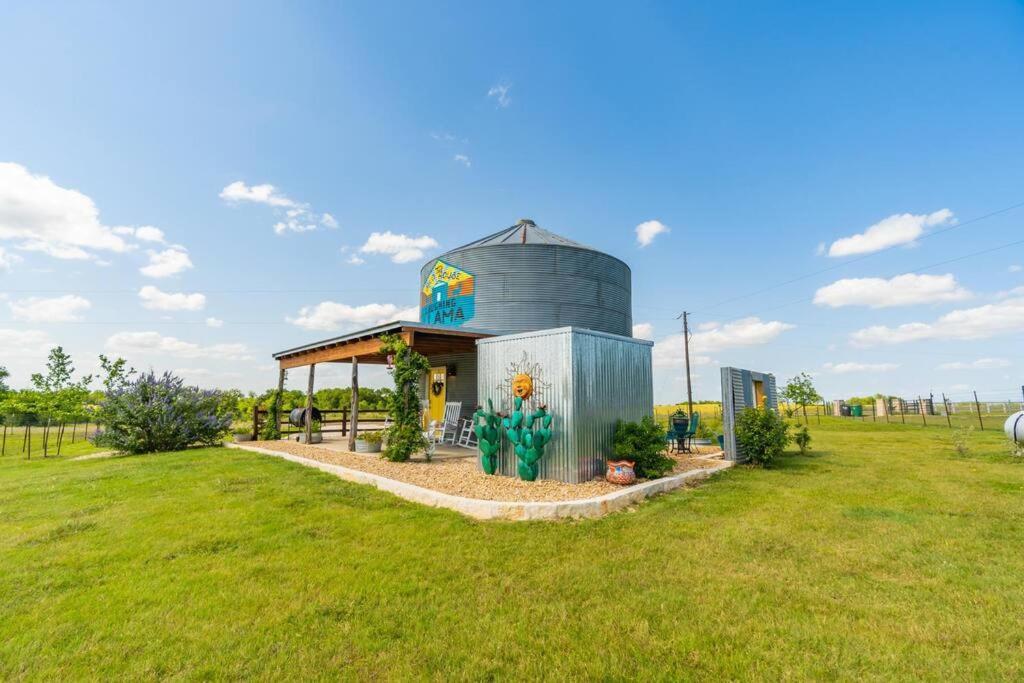 Silo House At Laughing Llama Farm Troy Luaran gambar