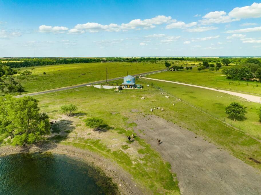 Silo House At Laughing Llama Farm Troy Luaran gambar