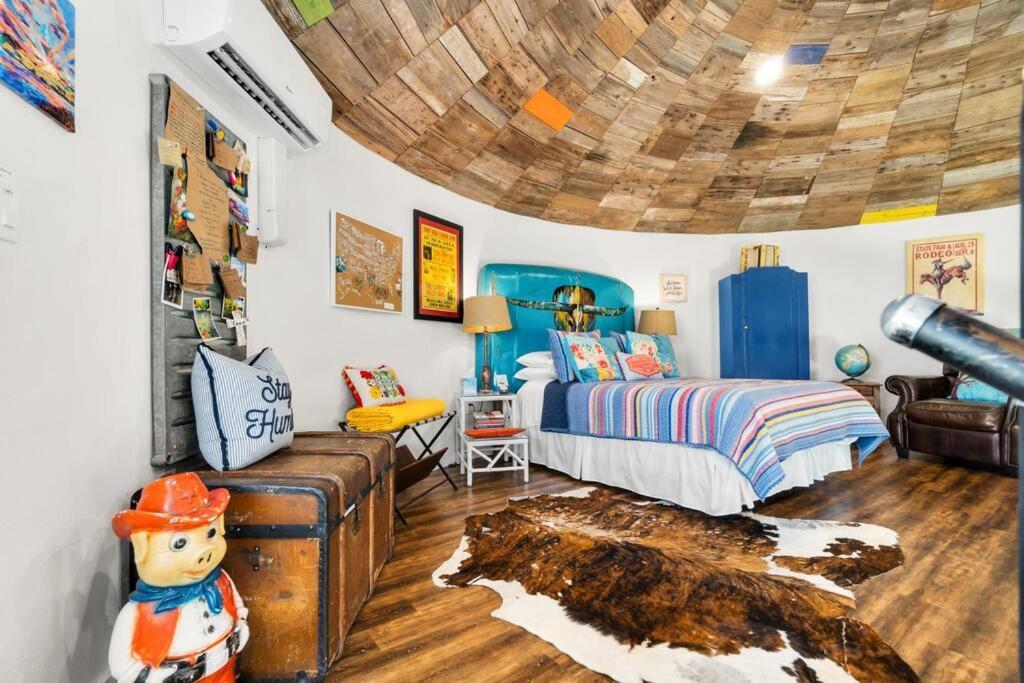 Silo House At Laughing Llama Farm Troy Luaran gambar